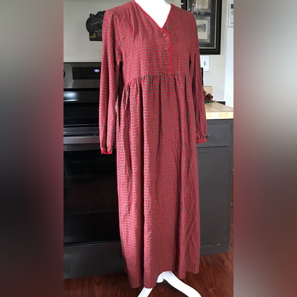 RARE VINTAGE COUNTRY FLANNEL Gown Victoria’s Secret Long Maxi Flannel Gown - Picture 8 of 8